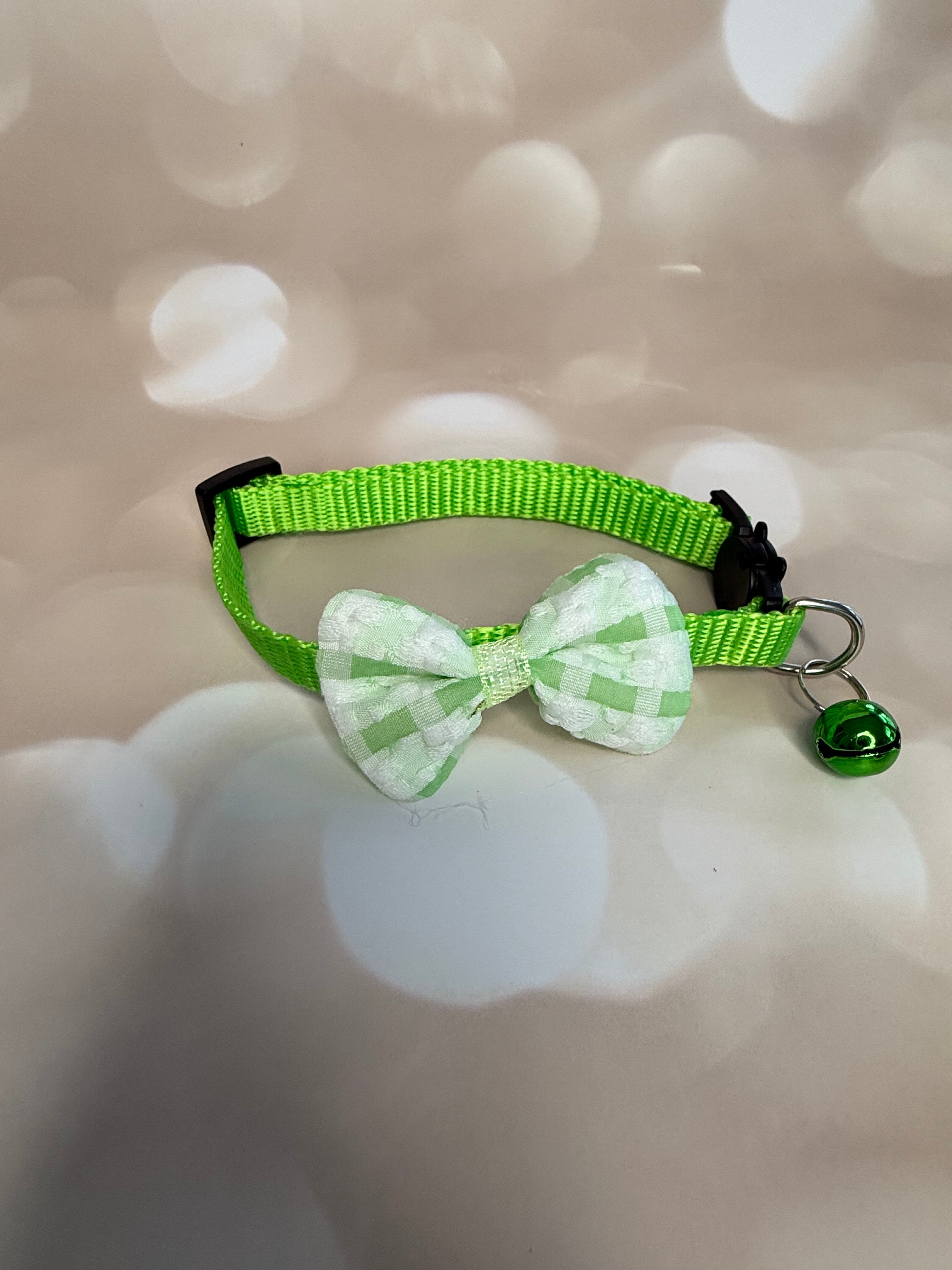 Green checkered bow
