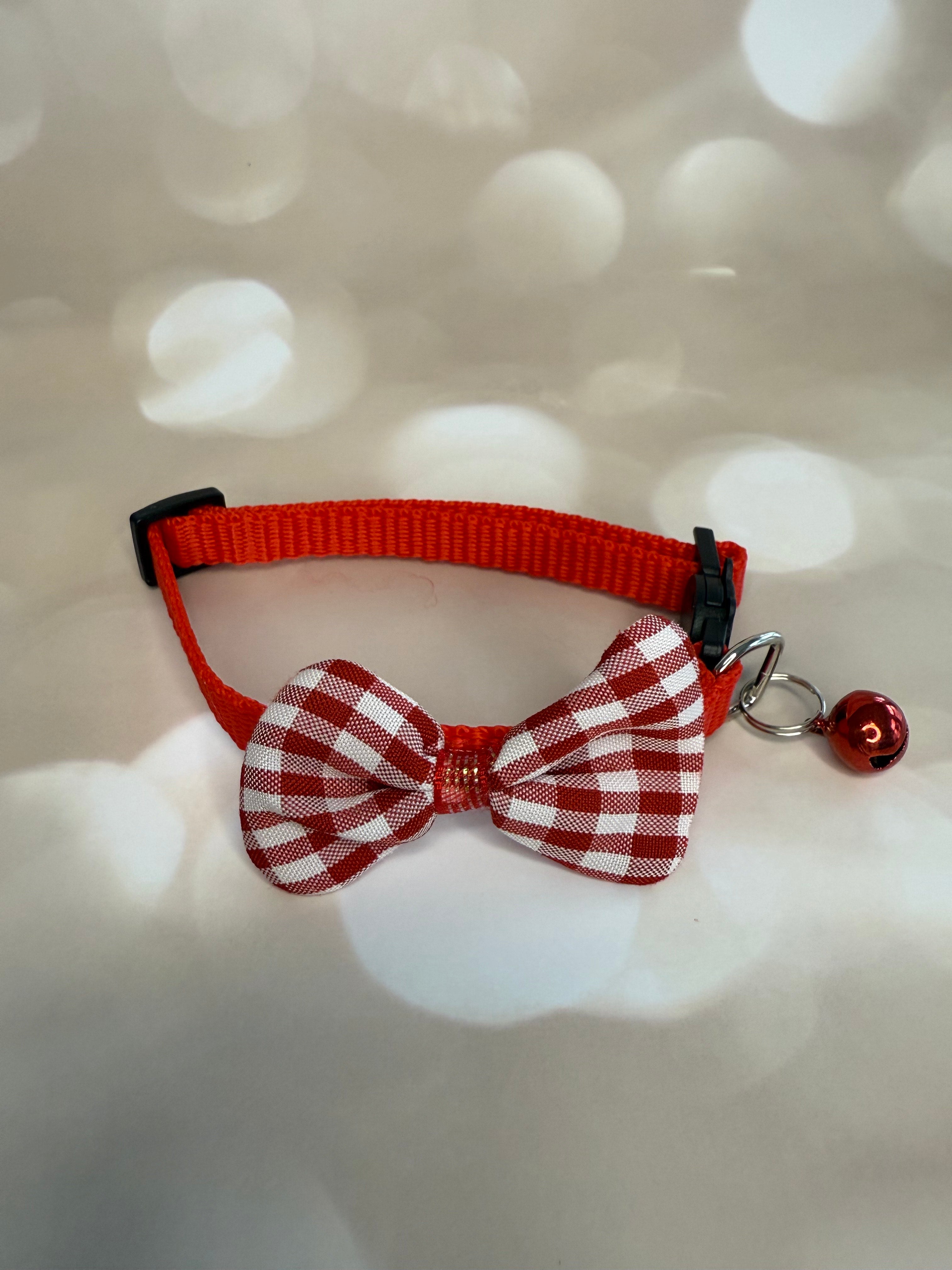 Red checkered collar